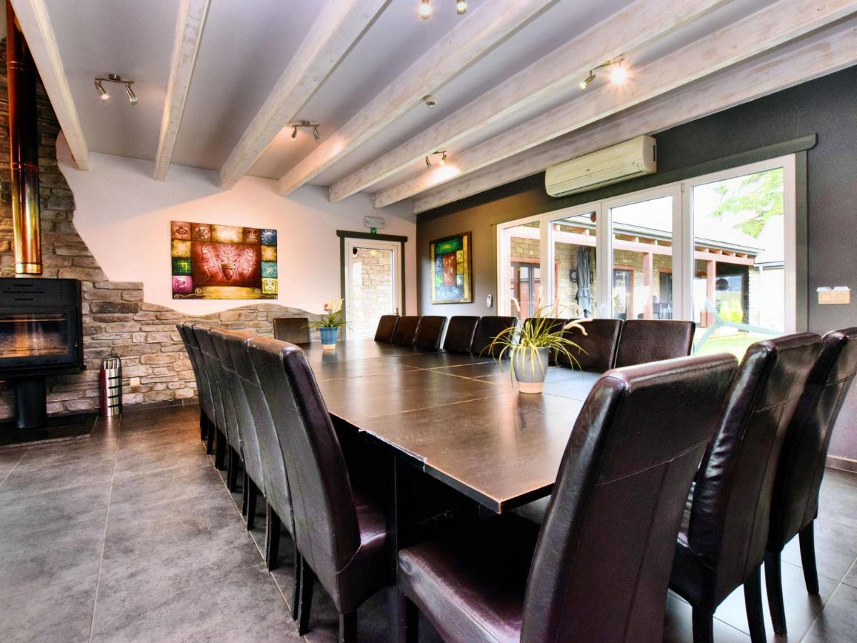 Beautiful Villa With Heated Outdoor Pool Manhay Eksteriør bilde